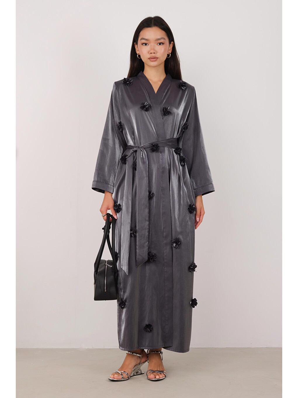 Çiçekli Aplikeli Abaya Siyah-3