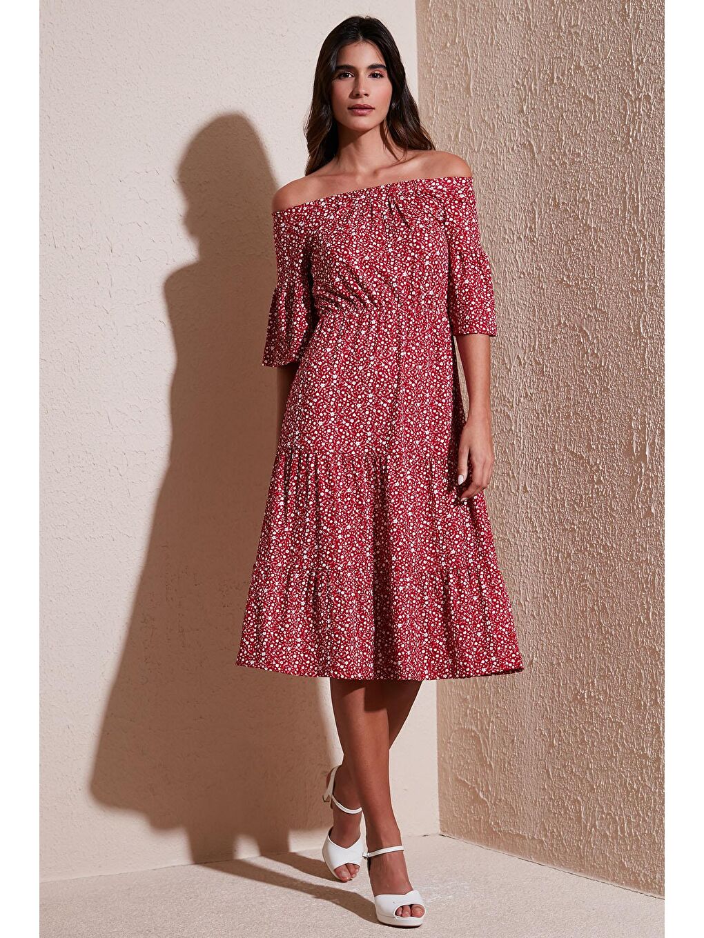 Kırmızı Desenli Carmen Yaka Truvakar Kol Midi Elbise 5863718