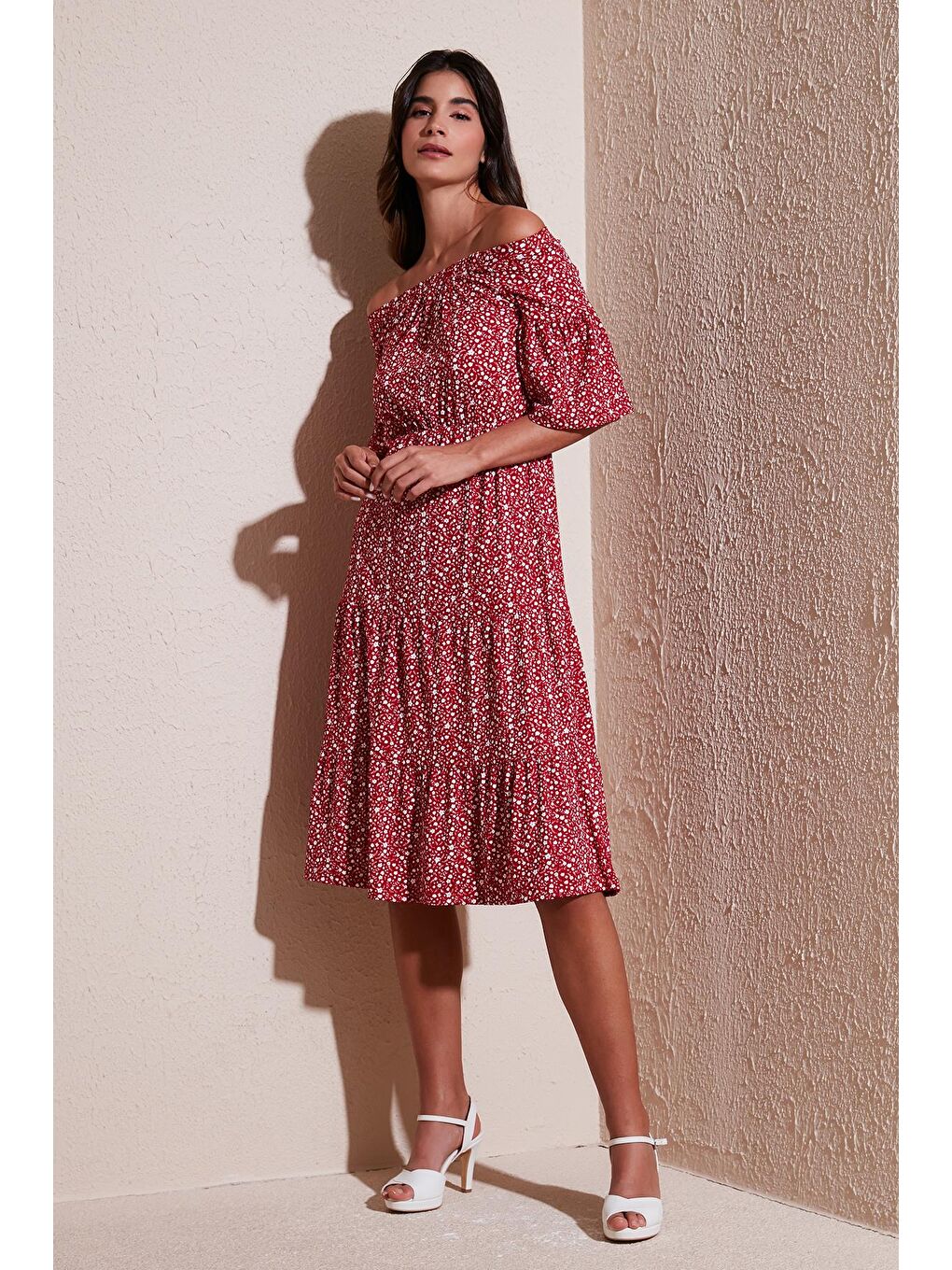 Kırmızı Desenli Carmen Yaka Truvakar Kol Midi Elbise 5863718-1