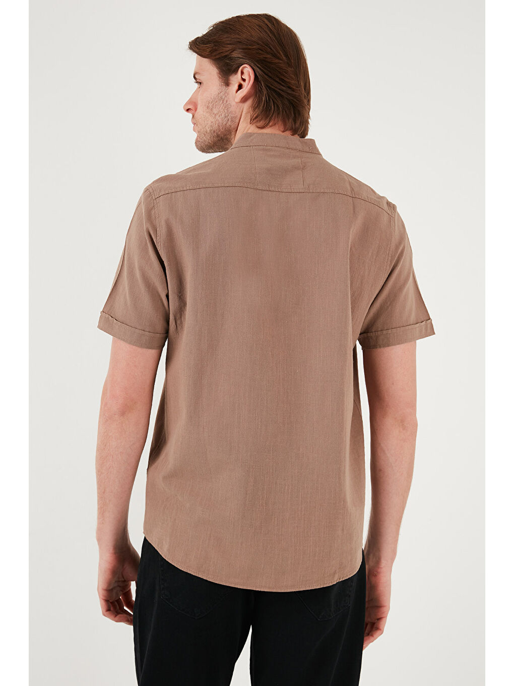 Kahverengi Keten Görünümlü Hakim Yaka Kısa Kol %100 Pamuk Erkek Gömlek CF21S113899-6