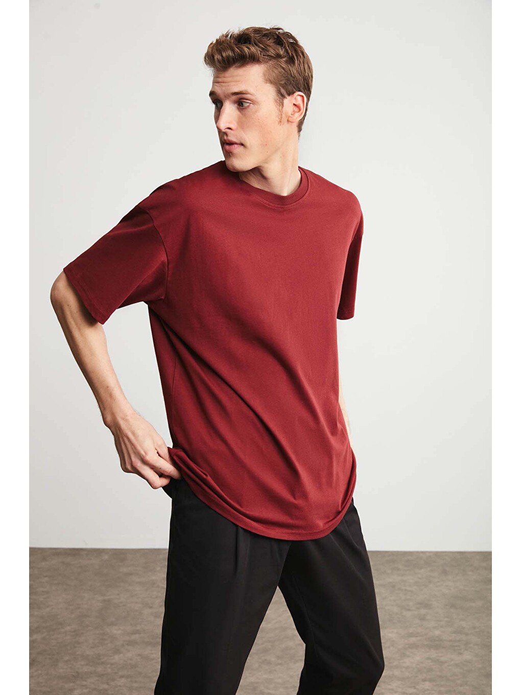 Erkek Oversize Fit %100 Organik Pamuk Kalın Dokulu Bisiklet Yakalı Bordo Tişört-2