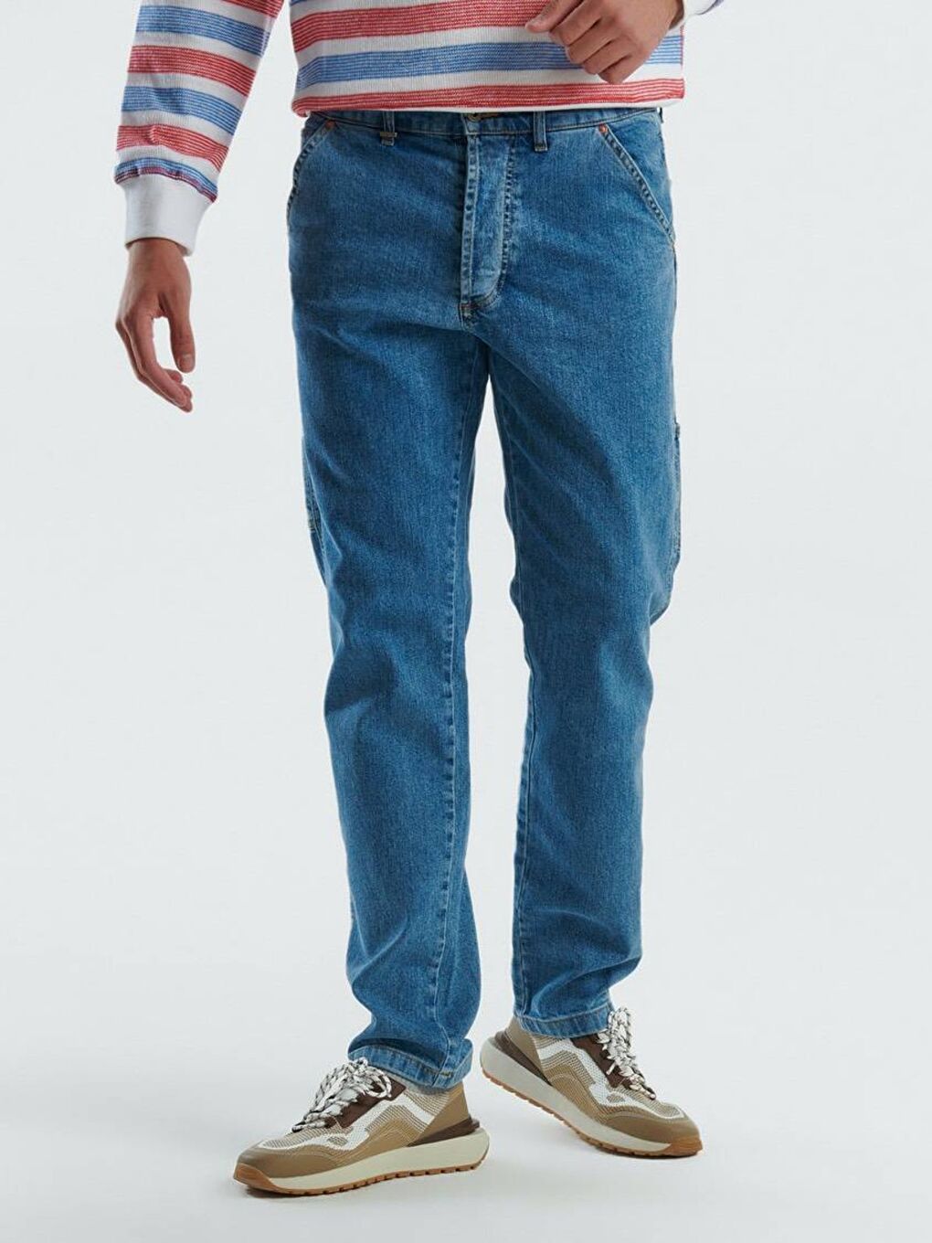 Erkek Mavi Pamuk Karışımlı Arkası Logo Etiketli Düz Paça Denim Pantolon-1