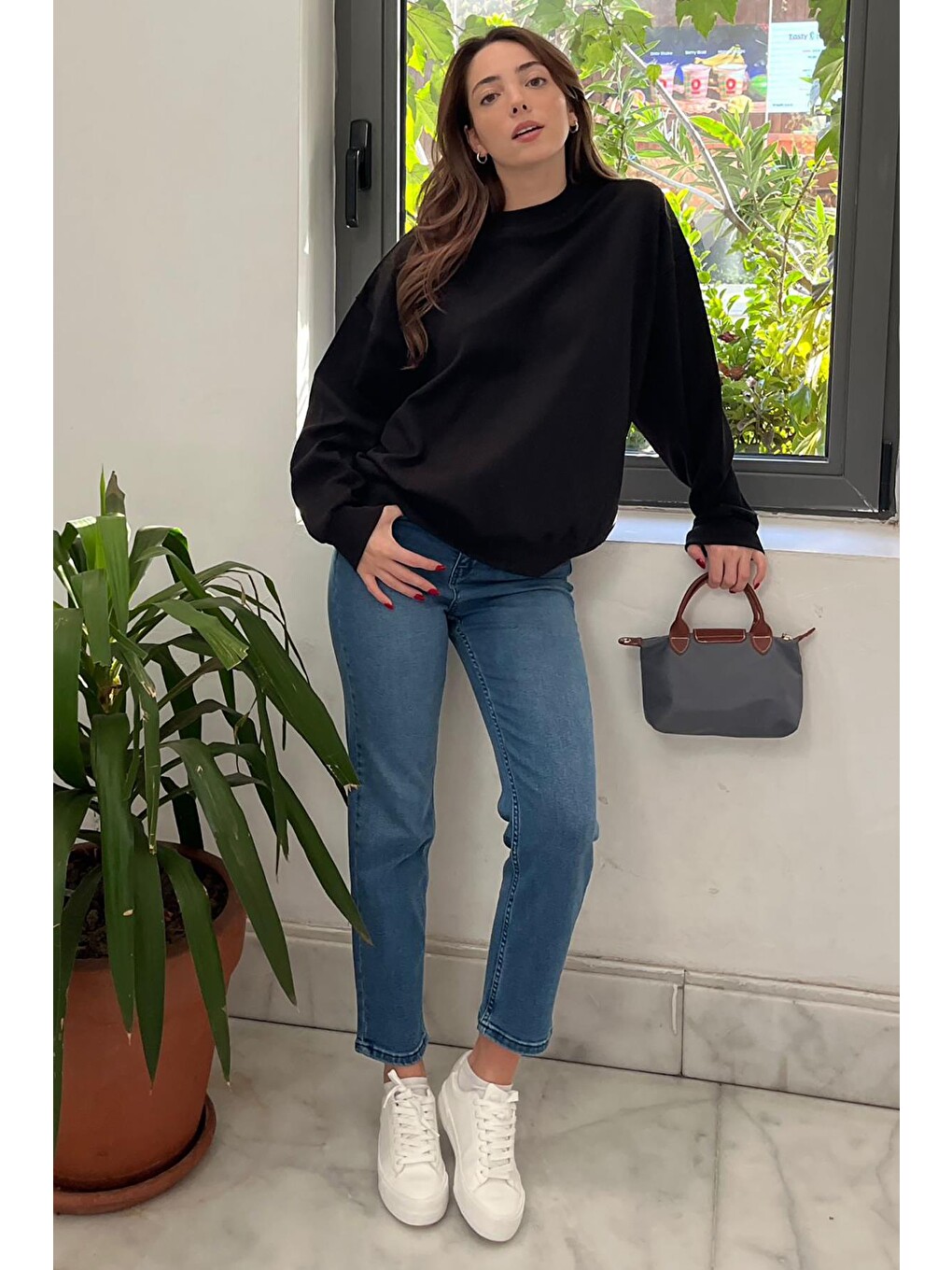 Siyah Bisiklet Yaka Basic Sweatshirt Mg2185-1