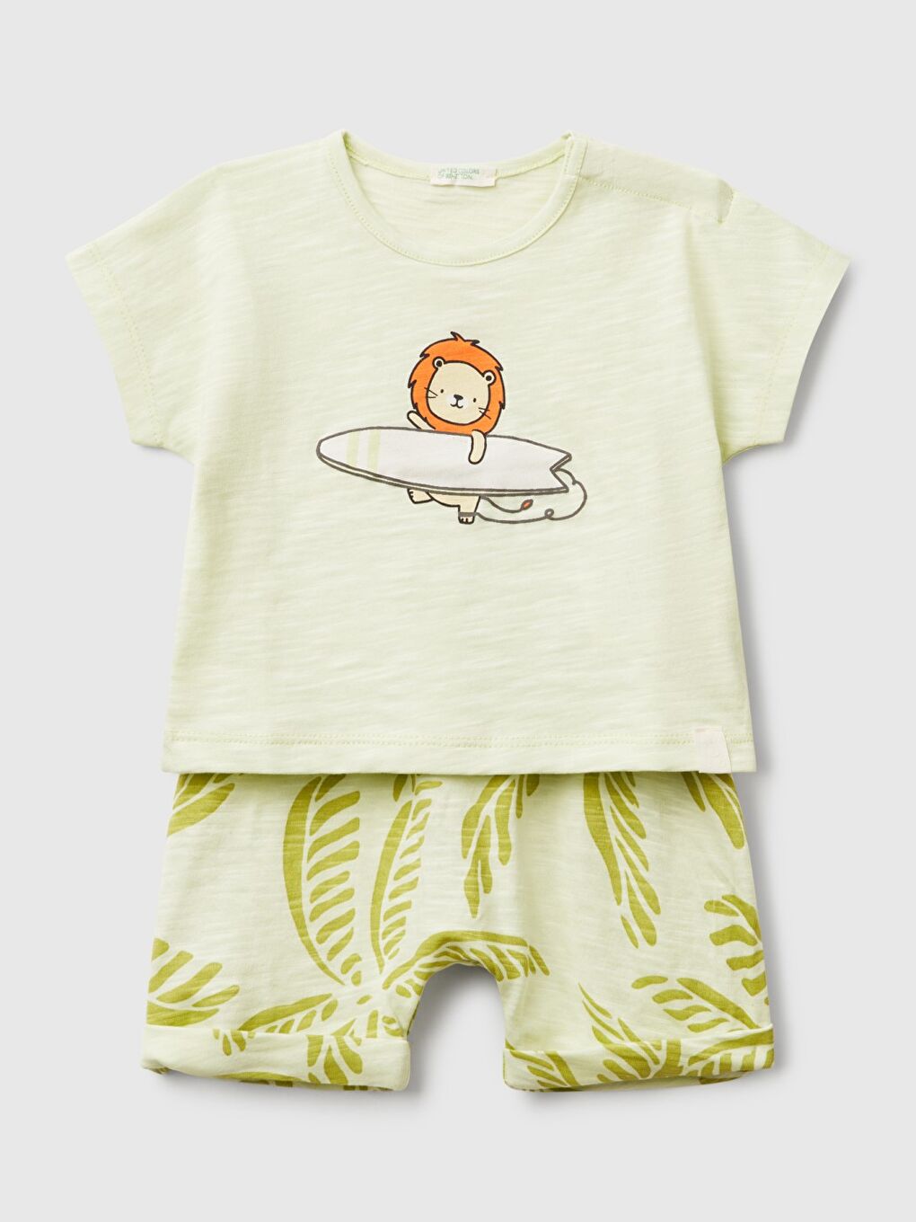 Bebek Yeşil Baskılı Kimono Kollu T-Shirt ve Tamamı Desenli Şort Takım