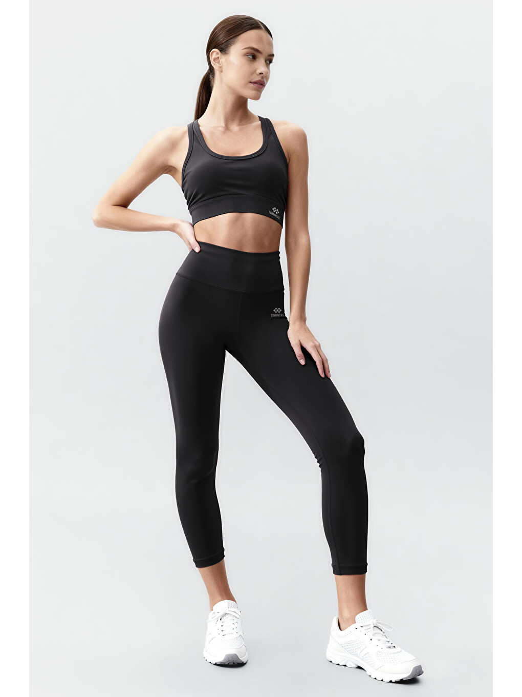 Siyah Yüksek Bel Toparlayıcı Çapraz Sırt Detaylı Slim Fit Kadın Tayt Takım - 95283