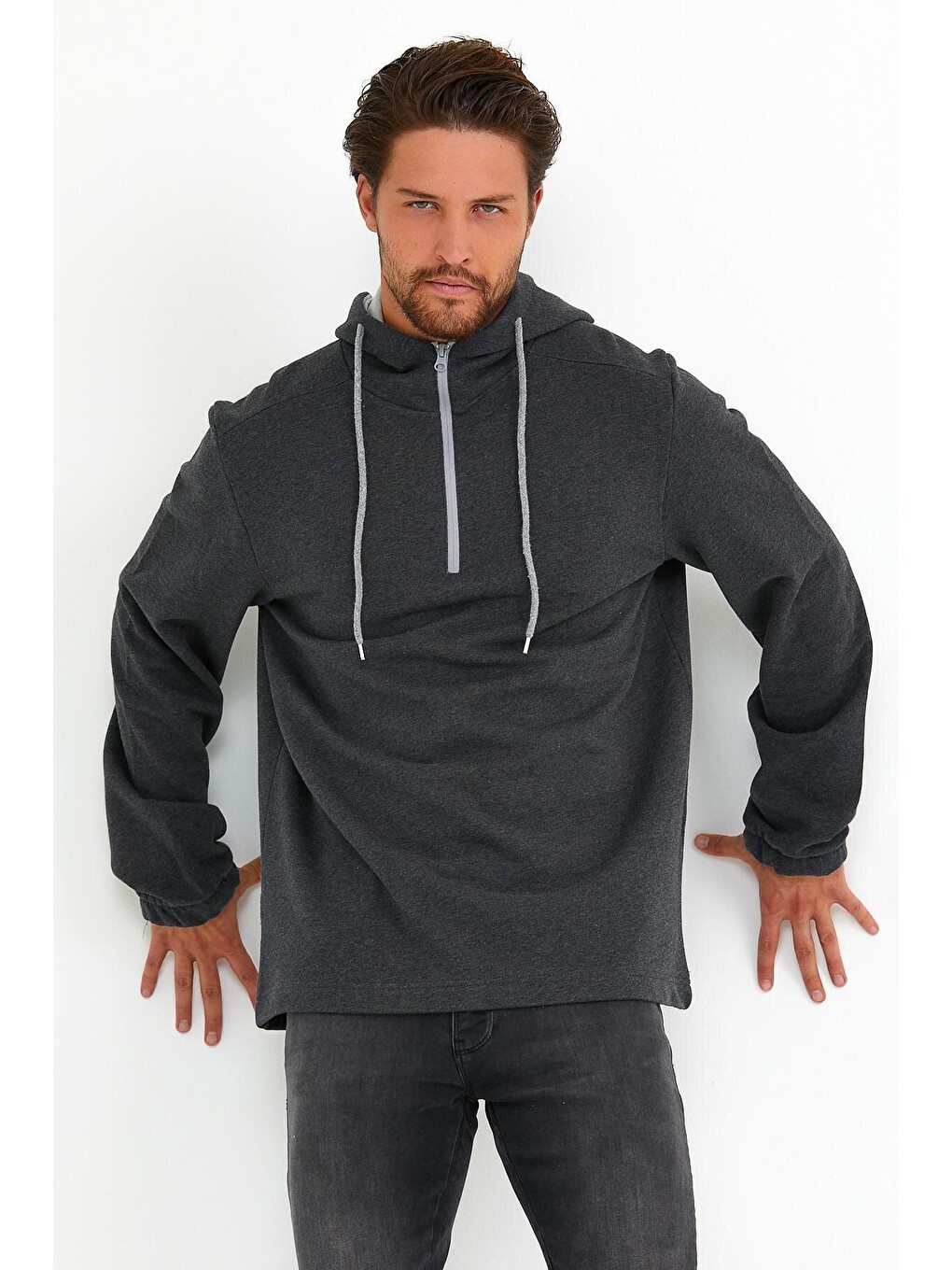 Antrasit Erkek Kapüşonlu Regular Fit Yarım Fermuarlı İnce Hoodie Spr22sw170-4