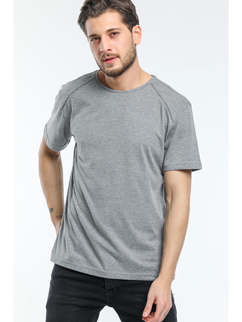 Gri Erkek Bisiklet Yaka Slim Fit Garnili Tişort Spr21y02