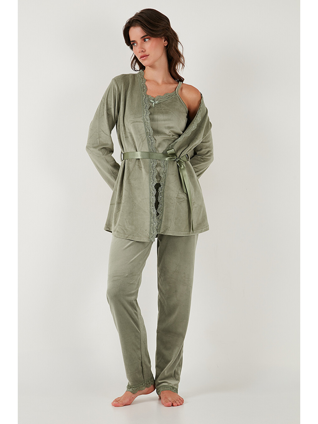 Yeşil Regular Fit Dantelli Yumuşak Dokulu Sabahlıklı Kadife Kadın Pijama Takımı 6095545w4-2