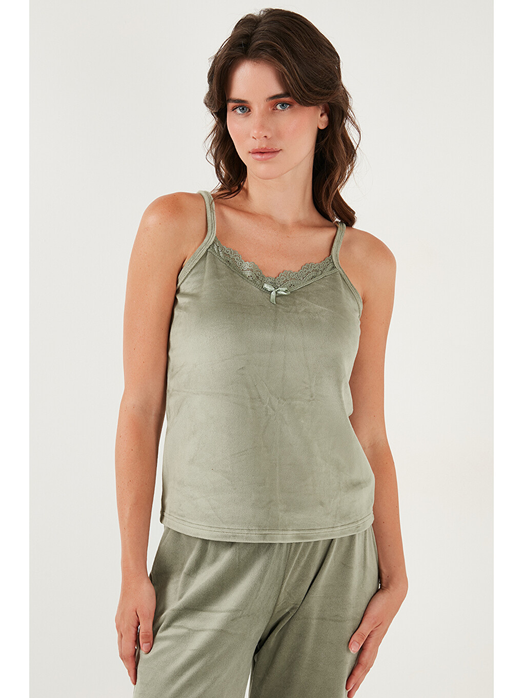 Yeşil Regular Fit Dantelli Yumuşak Dokulu Sabahlıklı Kadife Kadın Pijama Takımı 6095545w4-4
