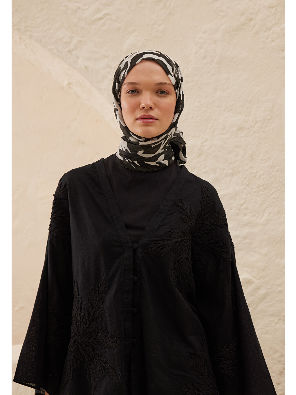 Petunia Desen Rami Şal Siyah-1