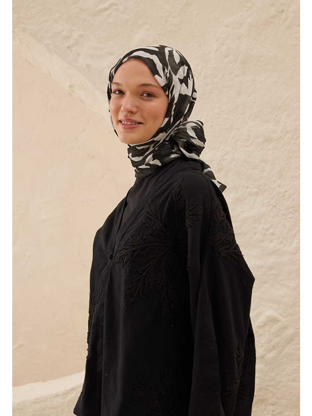 Petunia Desen Rami Şal Siyah-2