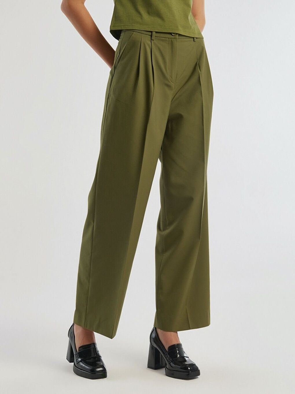 Kadın Zeytin Yeşili Poliviskoz Geniş Paça Pantolon-1