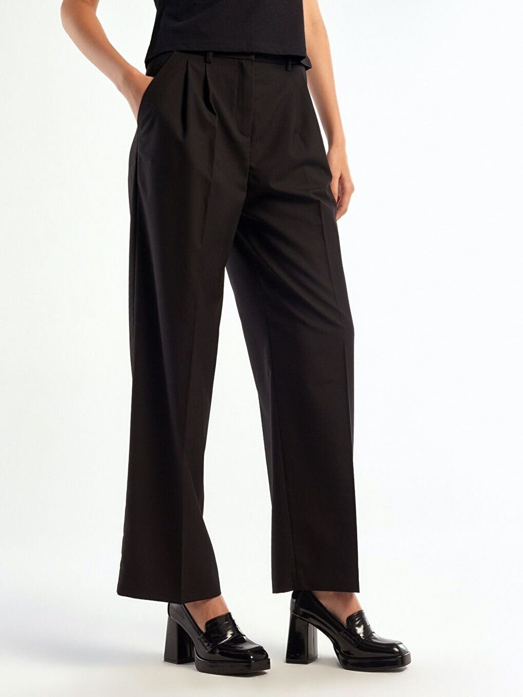 Kadın Siyah Poliviskoz Geniş Paça Pantolon-1