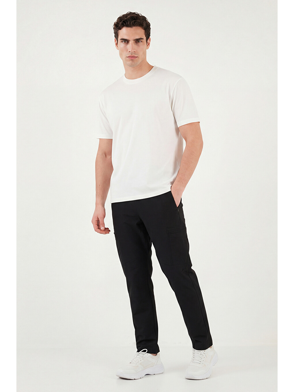 Siyah Regular Fit Normal Bel Düz Paça Pantolon 693158-3