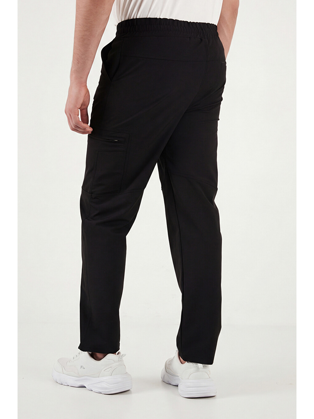 Siyah Regular Fit Normal Bel Düz Paça Pantolon 693158-6