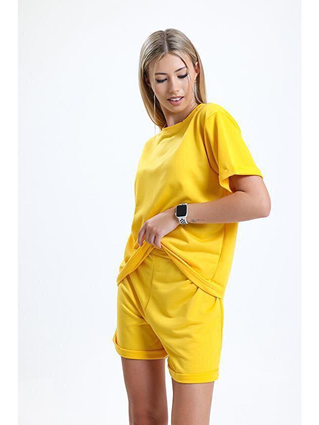 Sarı Bisiklet Yaka Kısa Kollu Şortlu Kadın Pijama Takımı-2