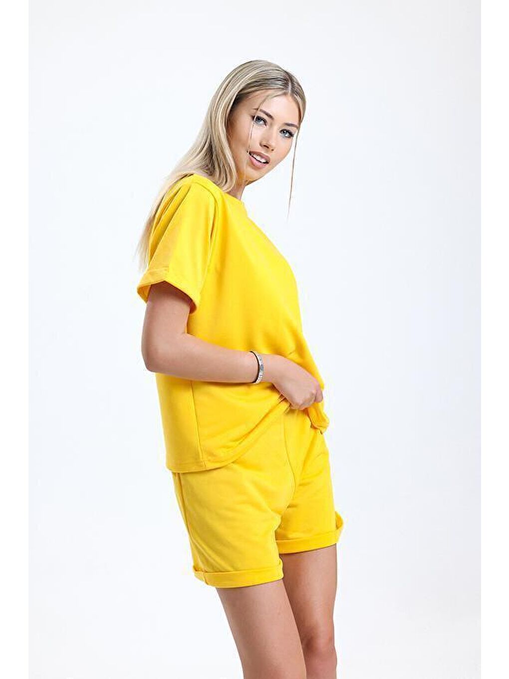 Sarı Bisiklet Yaka Kısa Kollu Şortlu Kadın Pijama Takımı-3