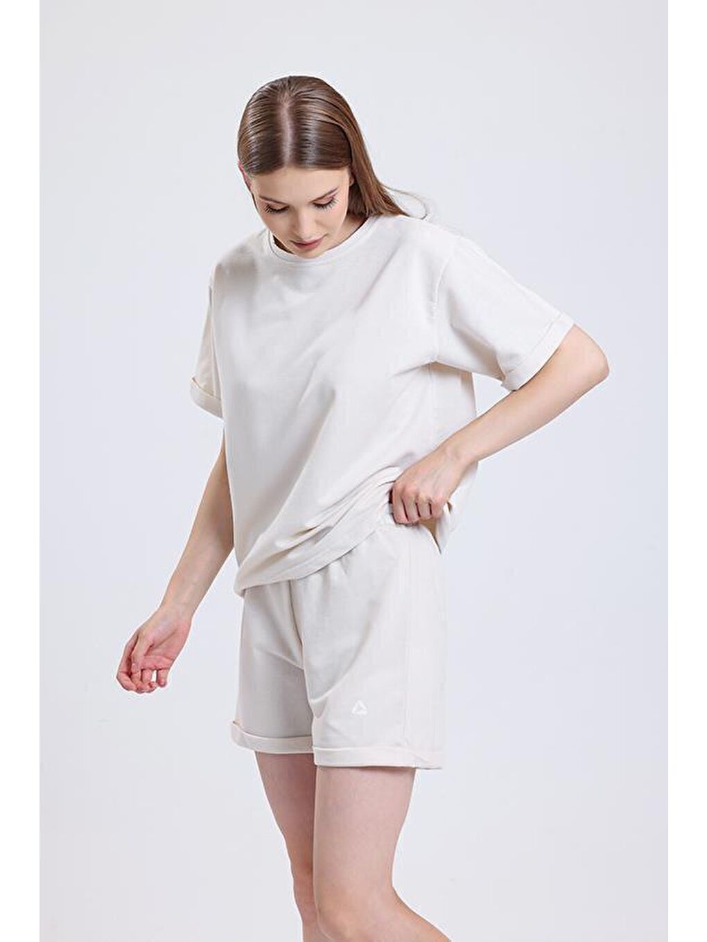 Ekru Bisiklet Yaka Kısa Kollu Şortlu Kadın Pijama Takımı-3