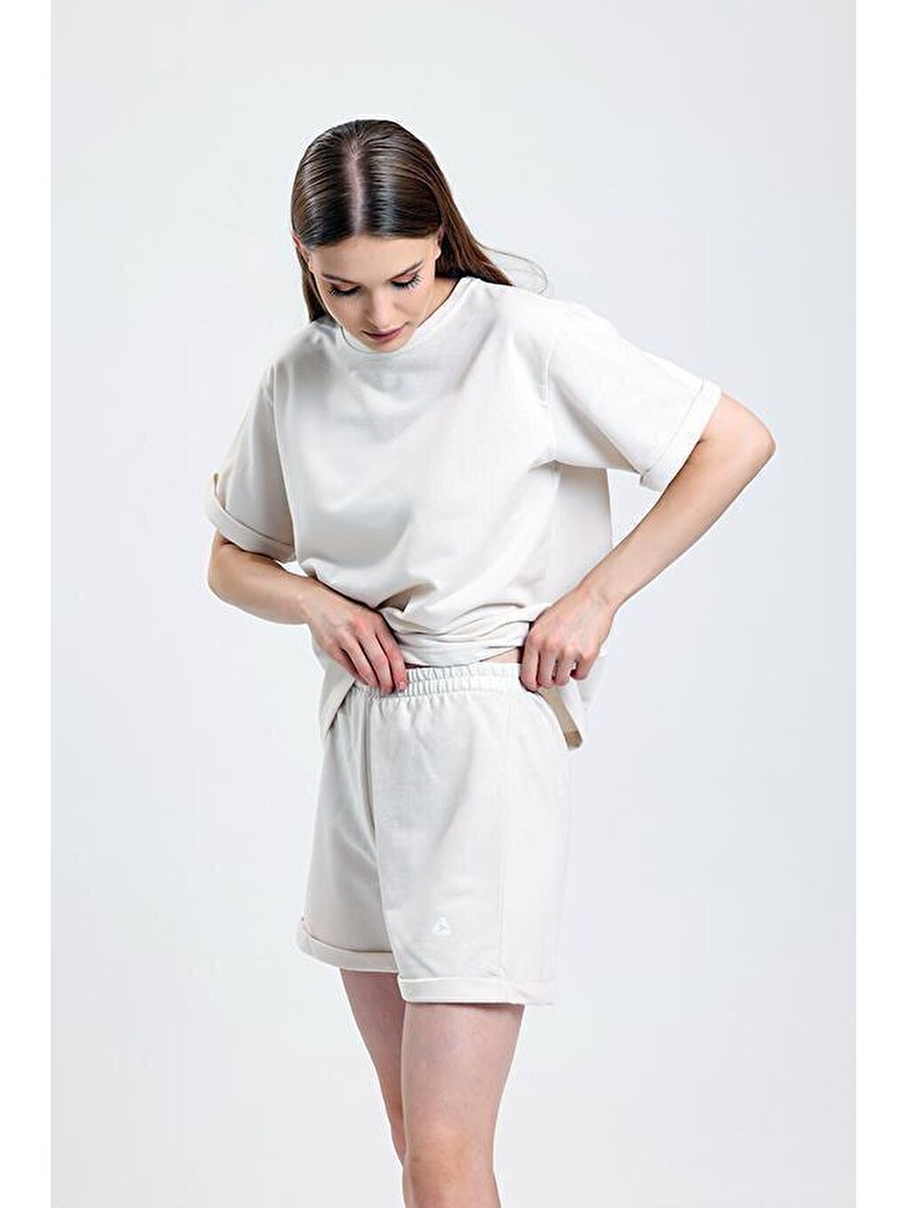 Ekru Bisiklet Yaka Kısa Kollu Şortlu Kadın Pijama Takımı-4
