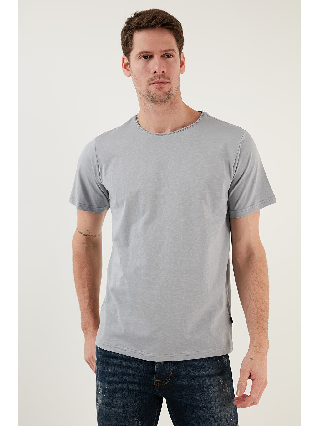 Gri Bisiklet Yaka %100 Pamuk Slim Fit Basic Tişört 59020001-1