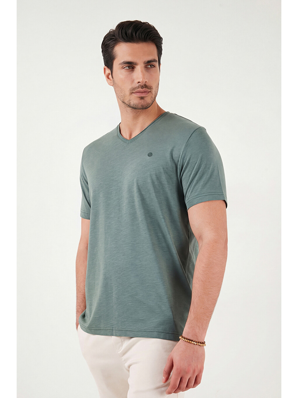 Yeşil Pamuklu Slim Fit V Yaka Tişört 5902719-2
