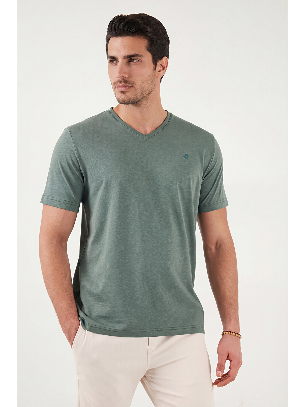 Yeşil Pamuklu Slim Fit V Yaka Tişört 5902719-3