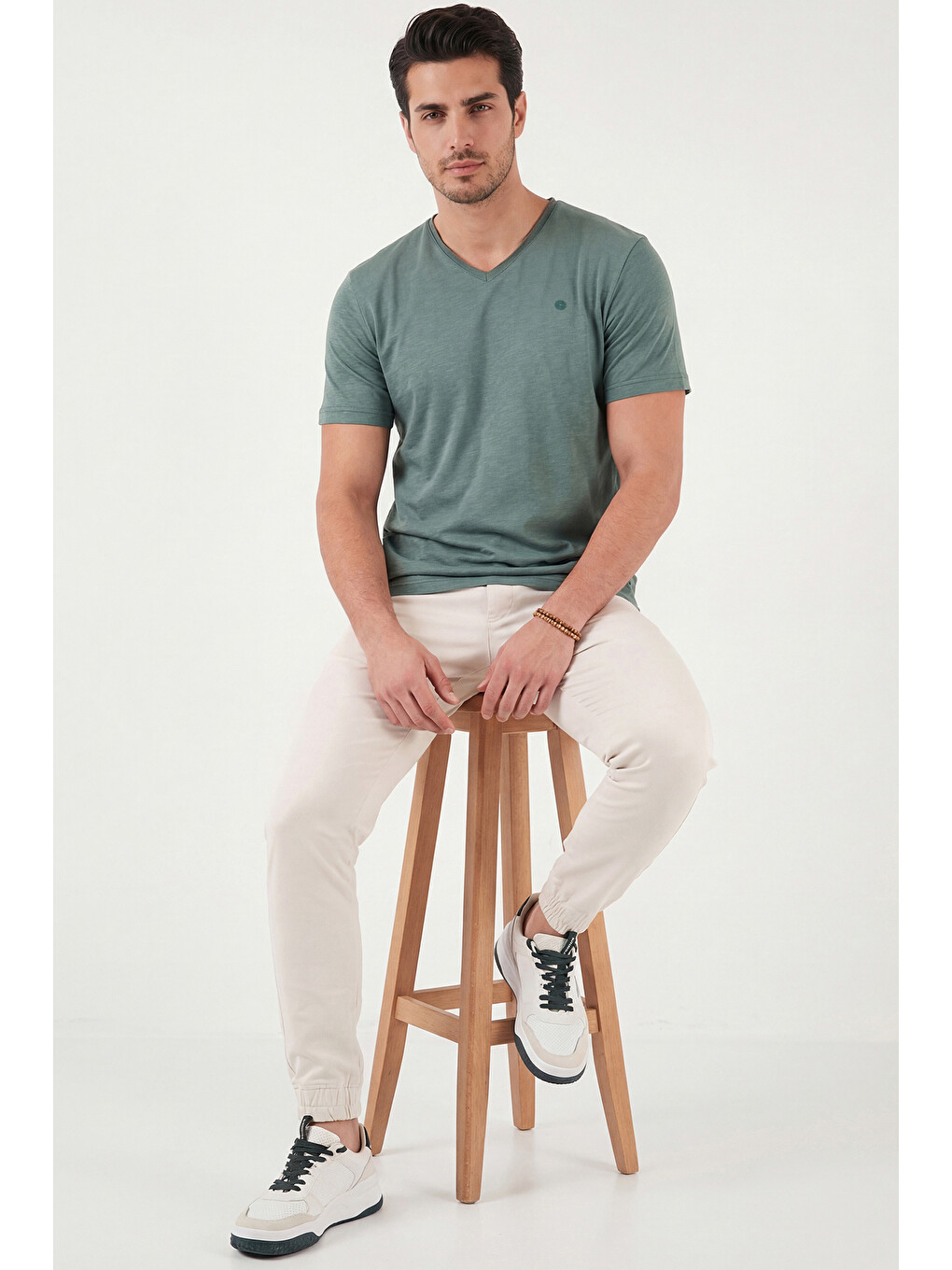 Yeşil Pamuklu Slim Fit V Yaka Tişört 5902719-5