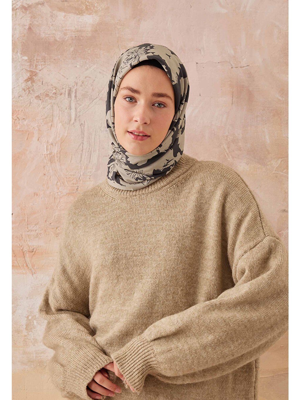Bej Peony Desen Pamuk İpek Eşarp Vizon