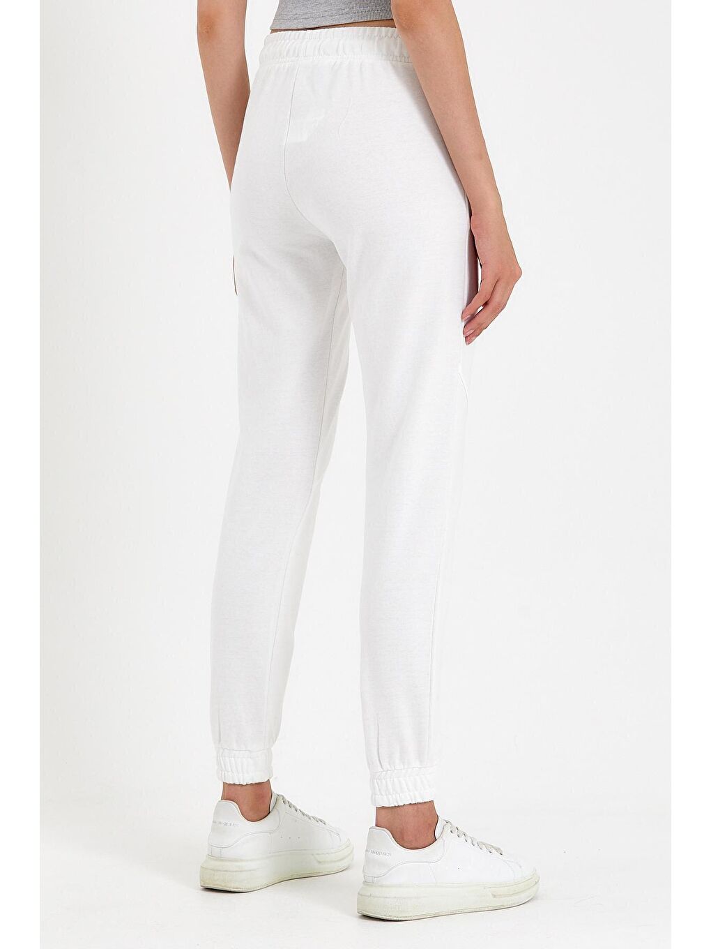 Ekru Kadın Regular Fit İnce Eşofman Altı SPR22BE158-1