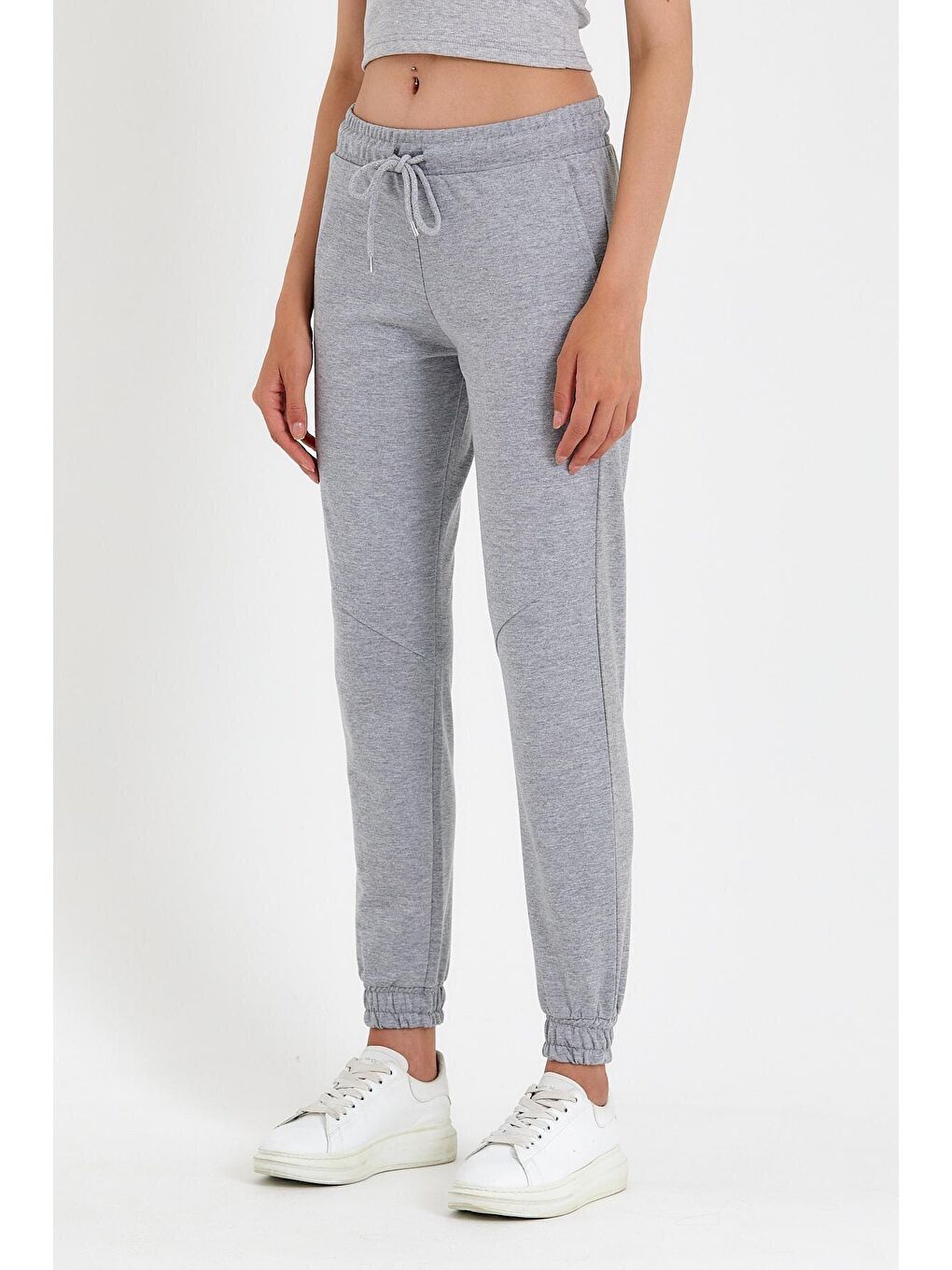 Gri Kadın Regular Fit İnce Eşofman Altı SPR22BE158