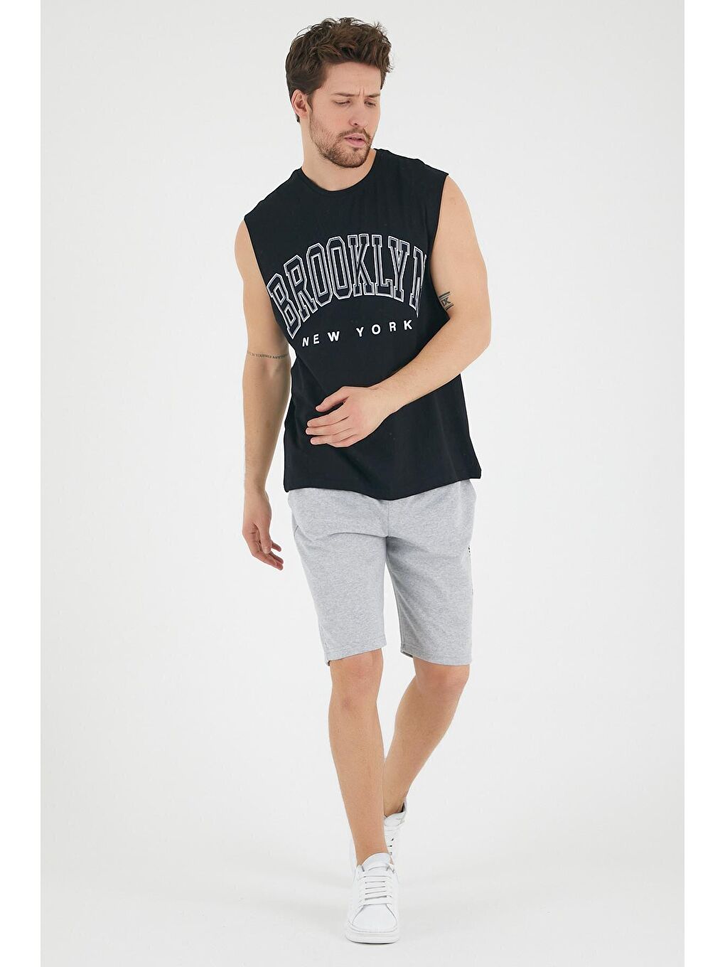 Siyah Erkek Bisiklet Yaka Regular Fit Brooklyn Baskılı Kolsuz Tişört SPR22TS116