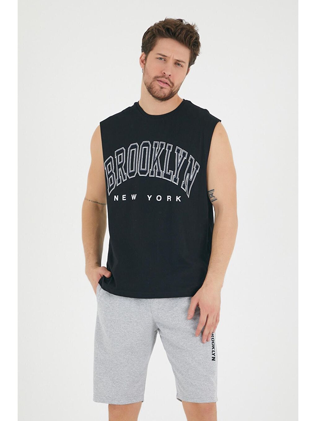 Siyah Erkek Bisiklet Yaka Regular Fit Brooklyn Baskılı Kolsuz Tişört SPR22TS116-3