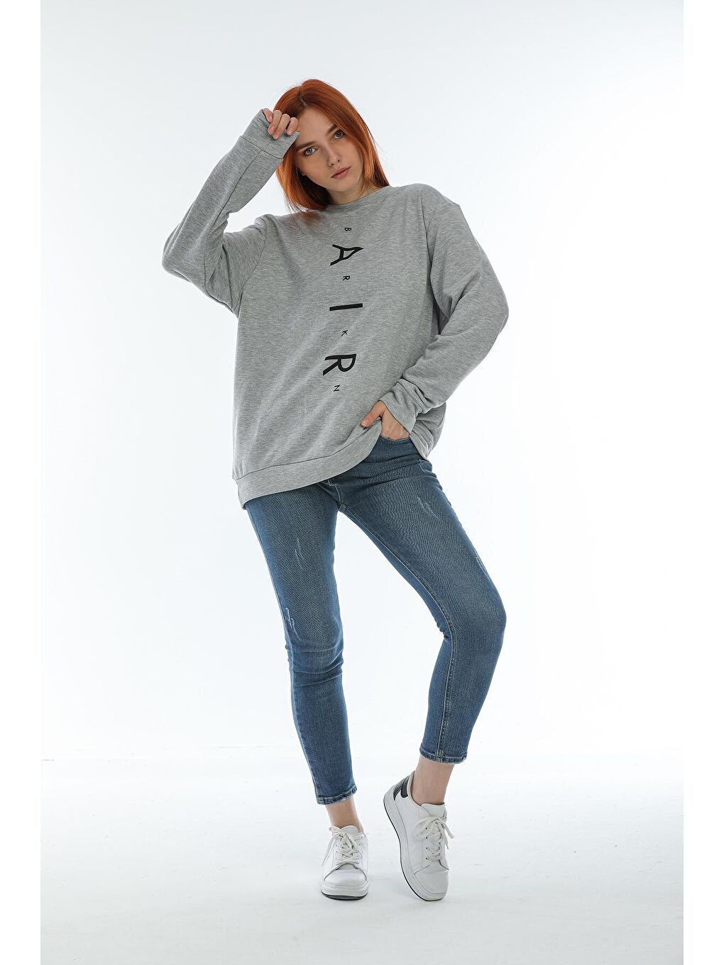 Gri Kadın Bisiklet Yaka Oversize Fit Aır Baskılı İnce Sweatshirt SPR22SWK101-4