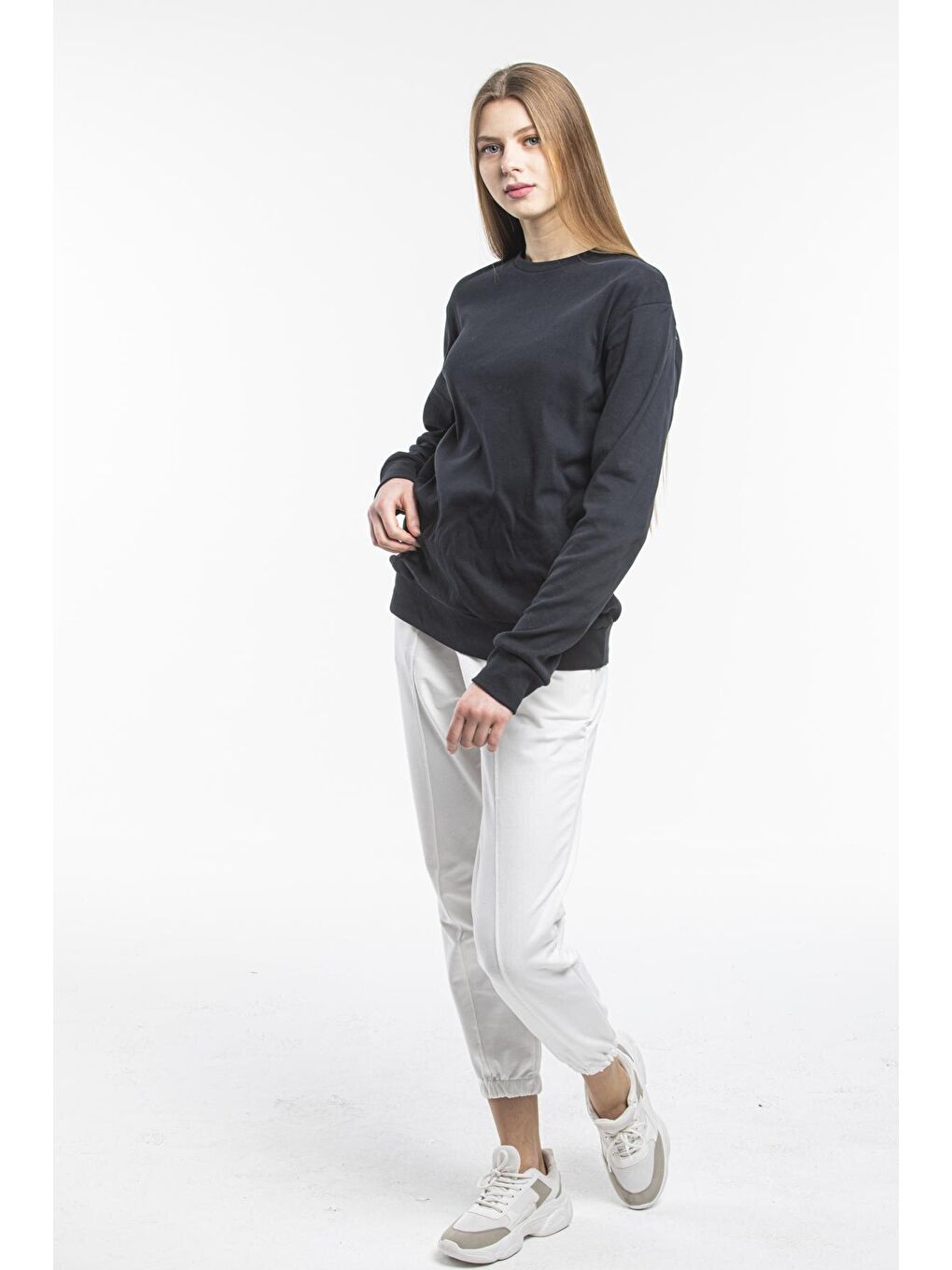 Siyah Kadın Bisiklet Yaka Regular Fit Sweatshirt spr21k17-4