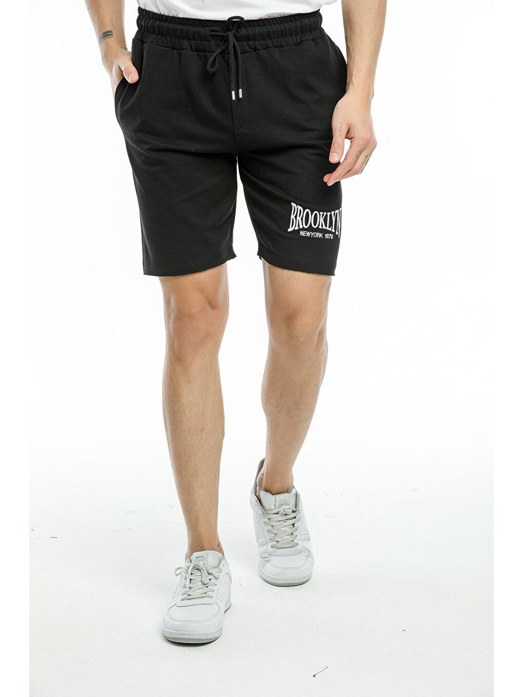 Siyah Nakışlı Erkek Şort SPR21Y58