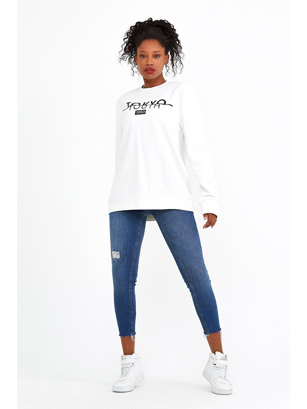 Ekru Kadın Bisiklet Yaka Regular Fit Tokya Baskılı İnce Sweatshirt SPR22SWK134-1