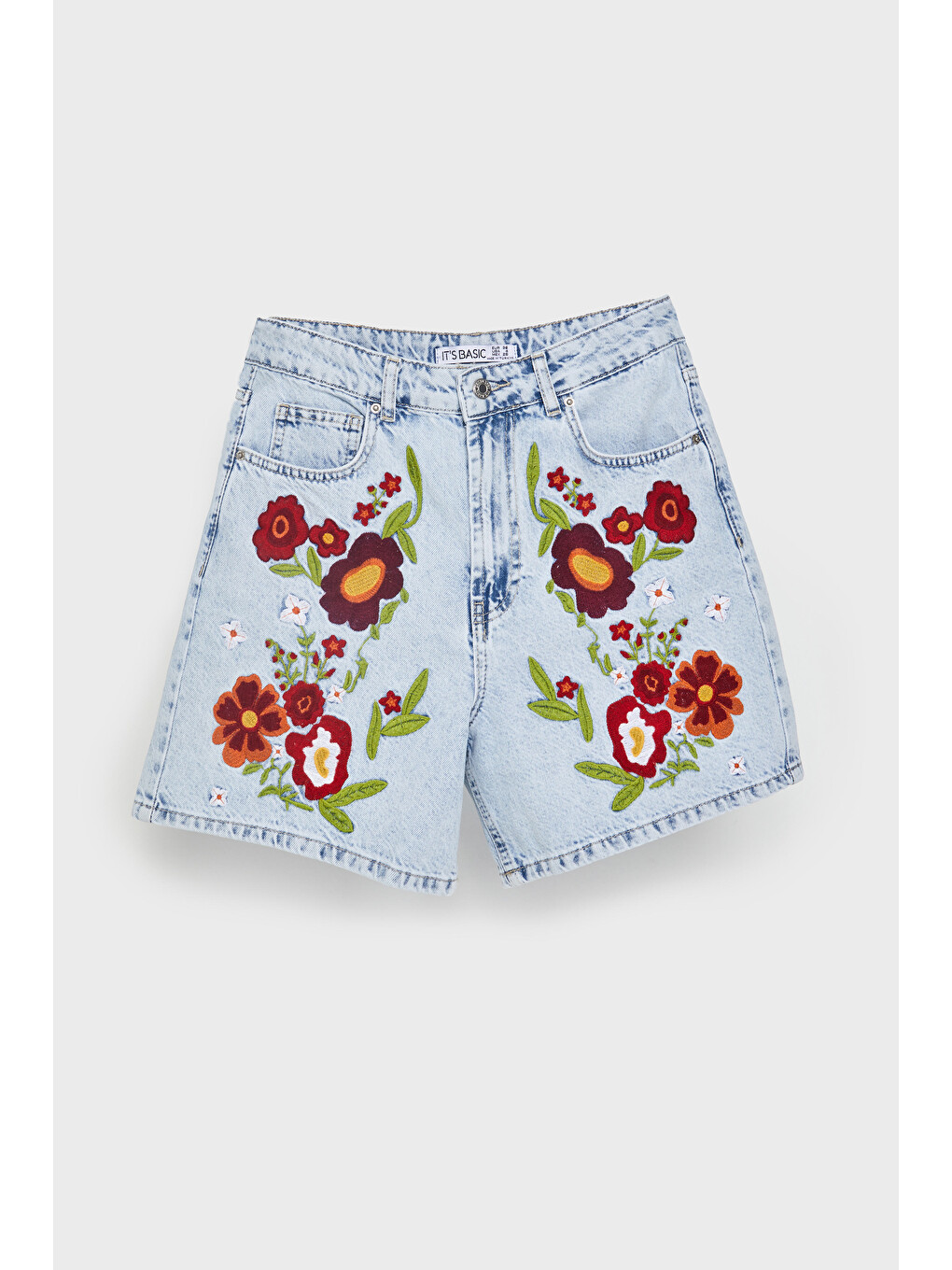 Mavi Kadın Jean Rengi 3s5-3 Kırmızı Çiçek Nakışlı Midi Boy %100 Pamuk Rahat Kesim Tasarım Denim Şort