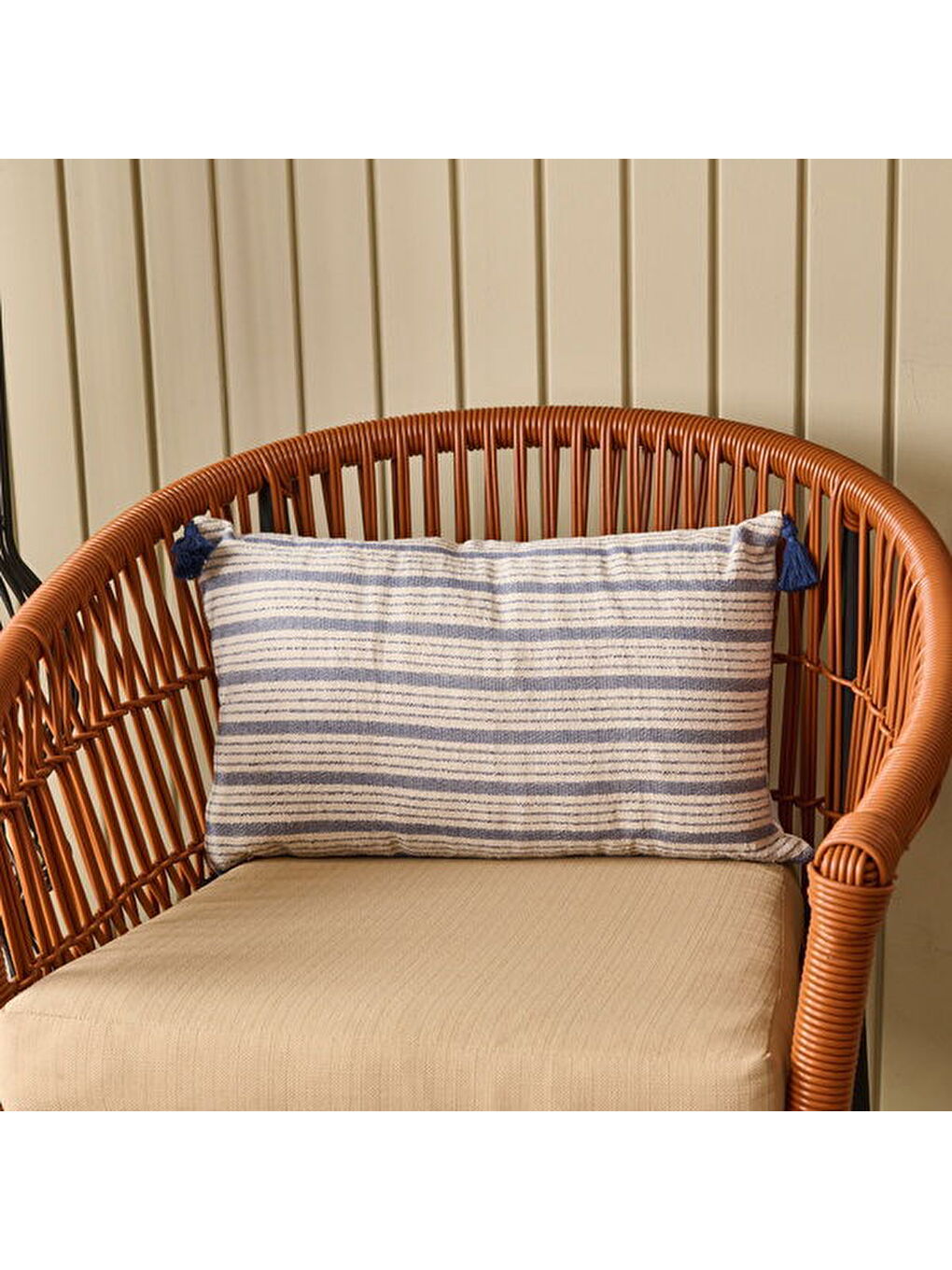 Soft Sun Madness Püsküllü Kırlent - Ekru - 30x50 cm-5