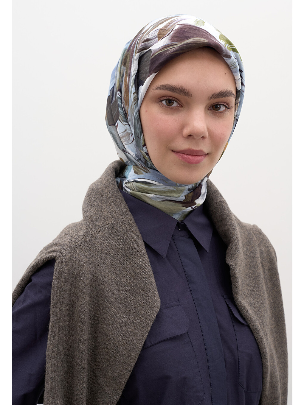 Vanılla Blossom Desen Pamuklu Viskon Eşarp Lacivert-2