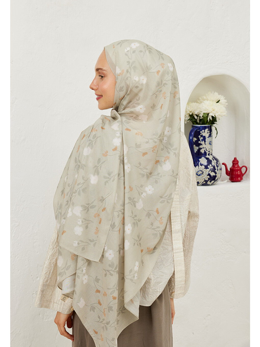Bej Soft Flowers Desen Rami Şal Taş-3
