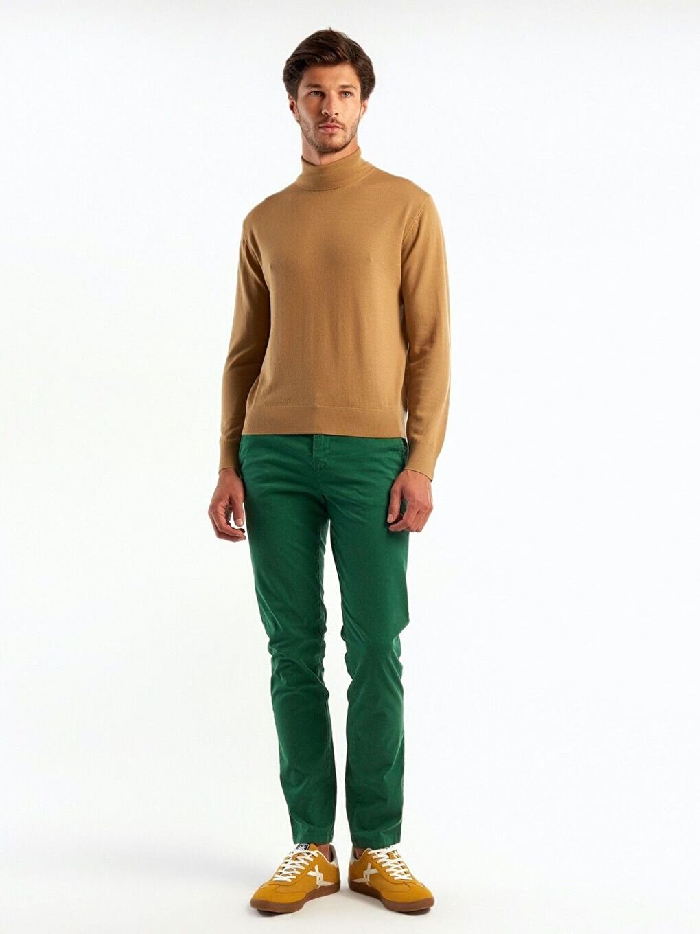 Kahverengi Erkek Taba %100 Extra Fine Merino Dik Yaka Kazak