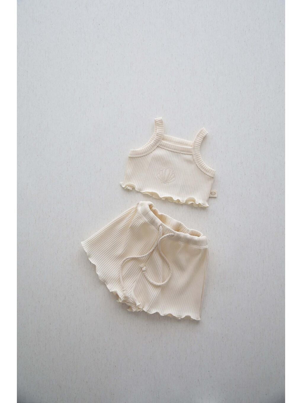 Ekru Deniz Kabuğu Askılı Crop ve Şortlu Takım-8