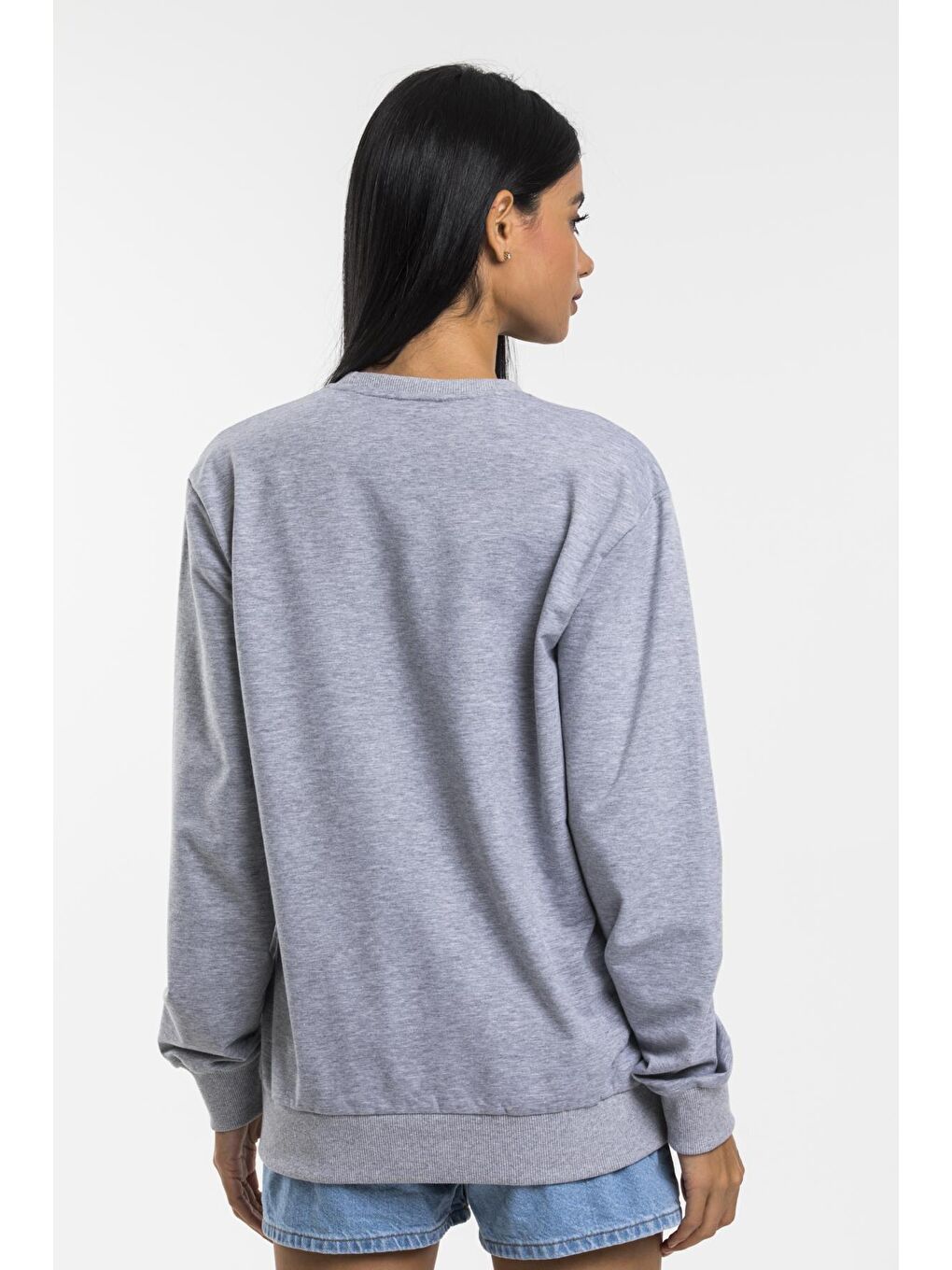 Gri Kadın Bisiklet Yaka Regular Kalıp İnce Pamuklu Sweatshirt SPR21K30-4