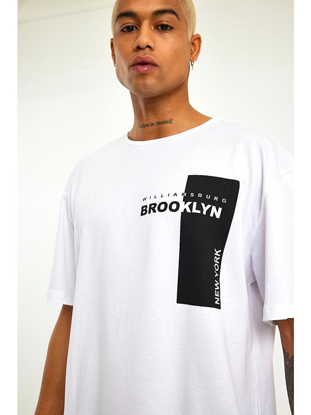 Beyaz Bisiklet Yaka Slim Fit Baskılı Erkek Tişört SPR21Y21-4