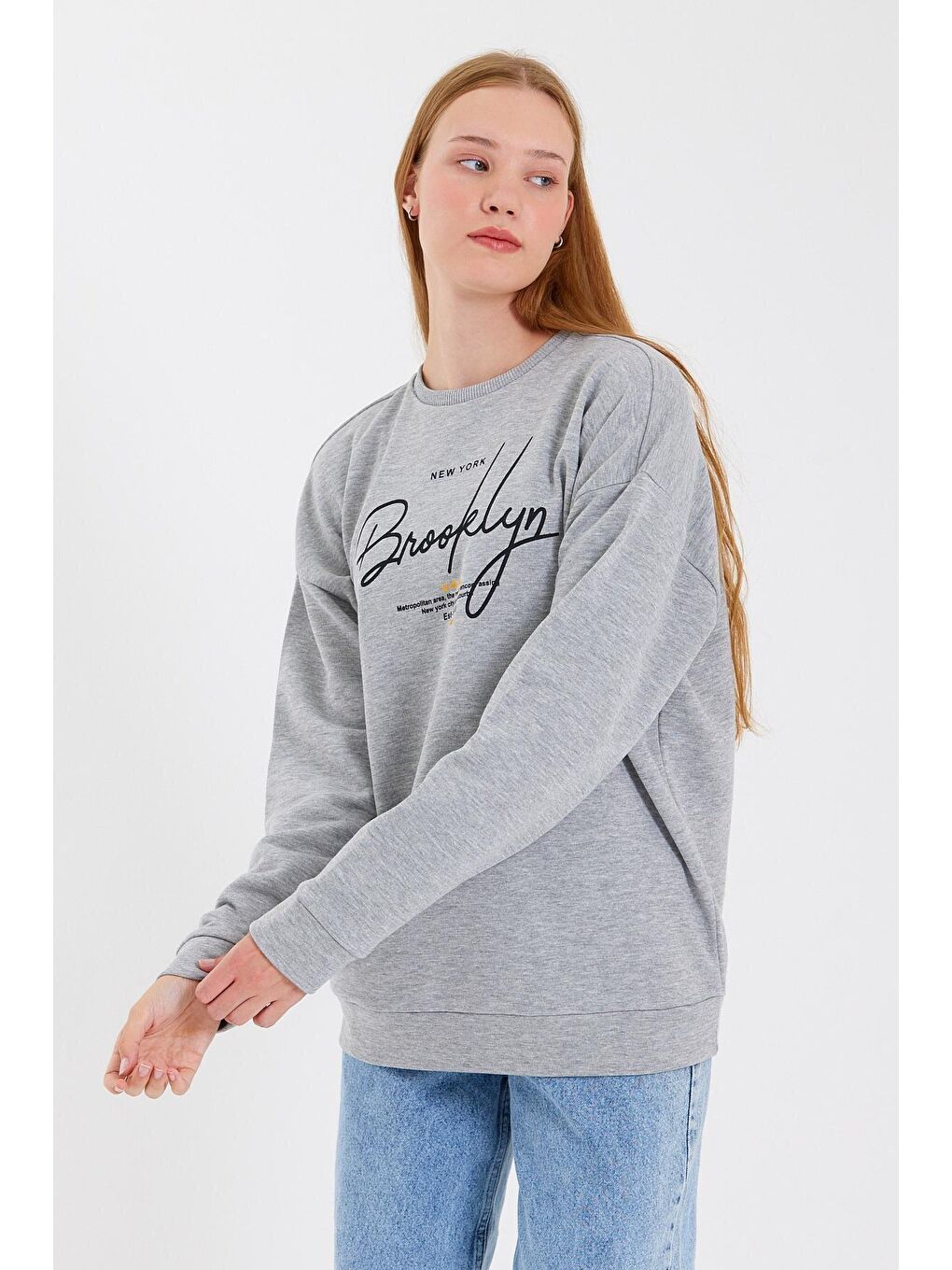 Gri Kadın Bisiklet Yaka Regular Fit El Yazılı Brooklyn İnce Sweatshirt SPR23SWK331-2