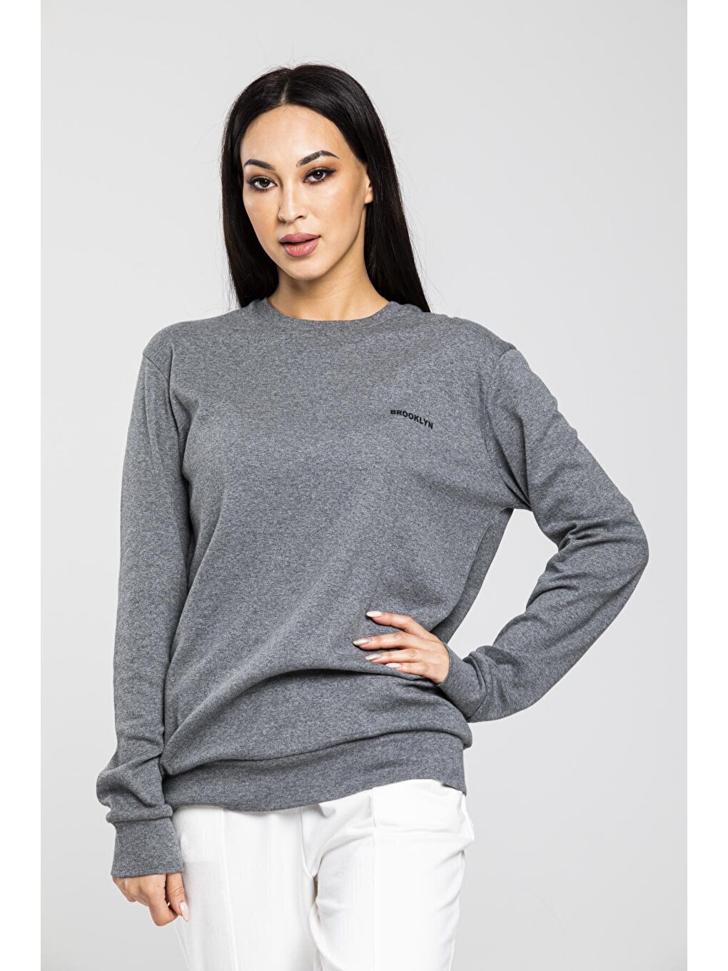 Gri Bisiklet Yaka Uzun Kollu Dar Kalıp İnce Sweatshirt SPR21K18