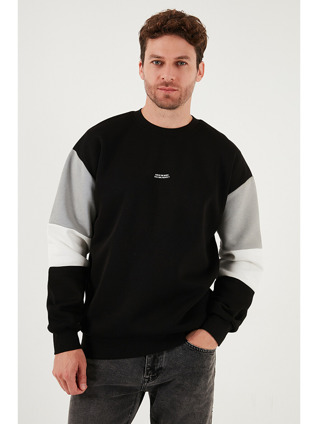 Siyah Pamuklu Relaxed Fit Bisiklet Yaka Şardonlu Renk Bloklu Sweat 5905298T-5