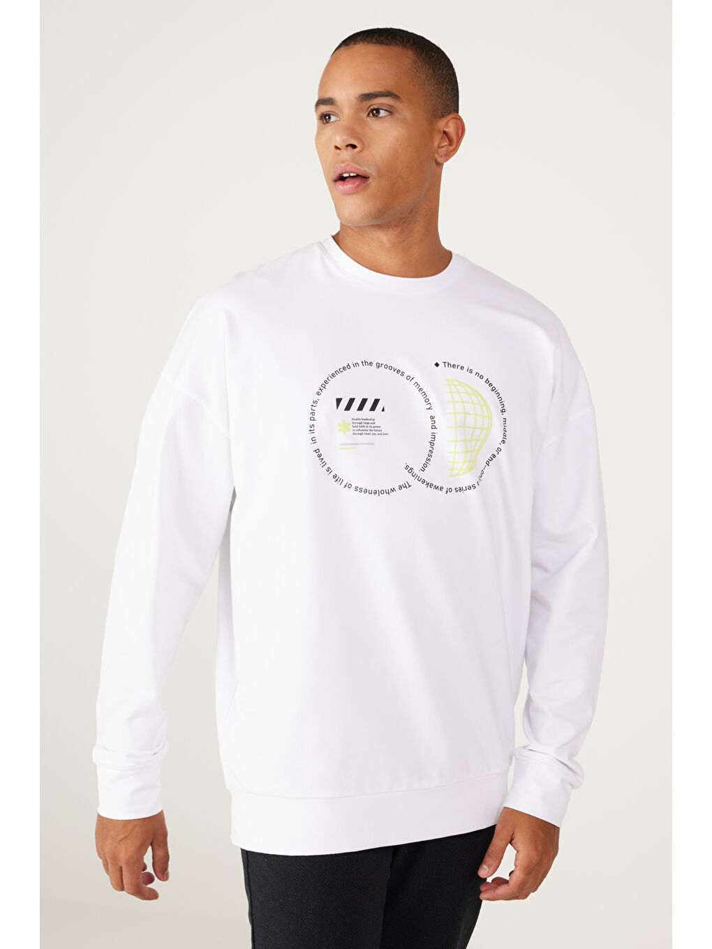 Erkek Beyaz Oversize Bol Kesim Bisiklet Yaka Pamuklu Baskılı Sweatshirt-3