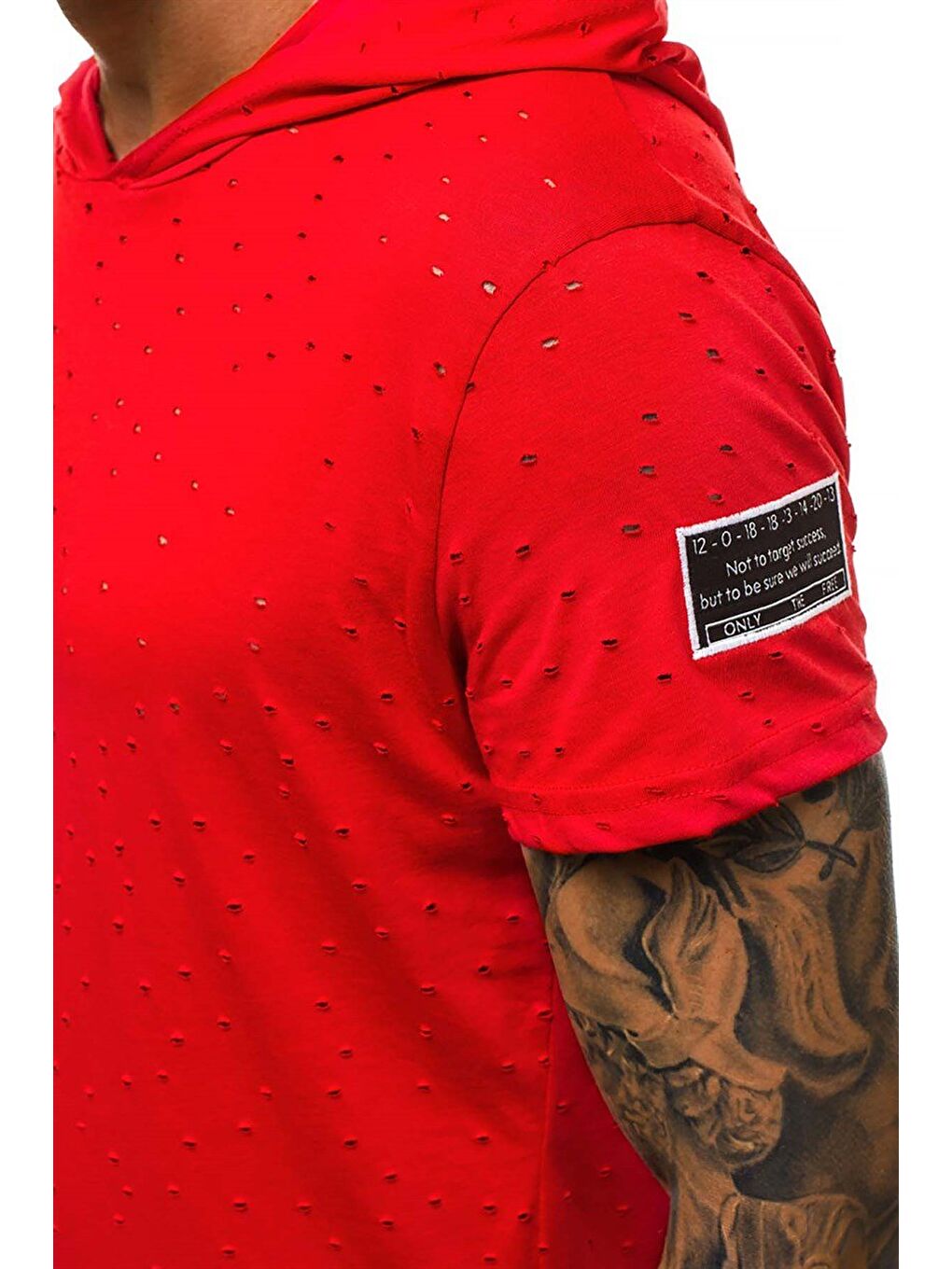 Yırtık Detaylı Kırmızı Kapüşonlu %100 Pamuk Tişört 3069-1