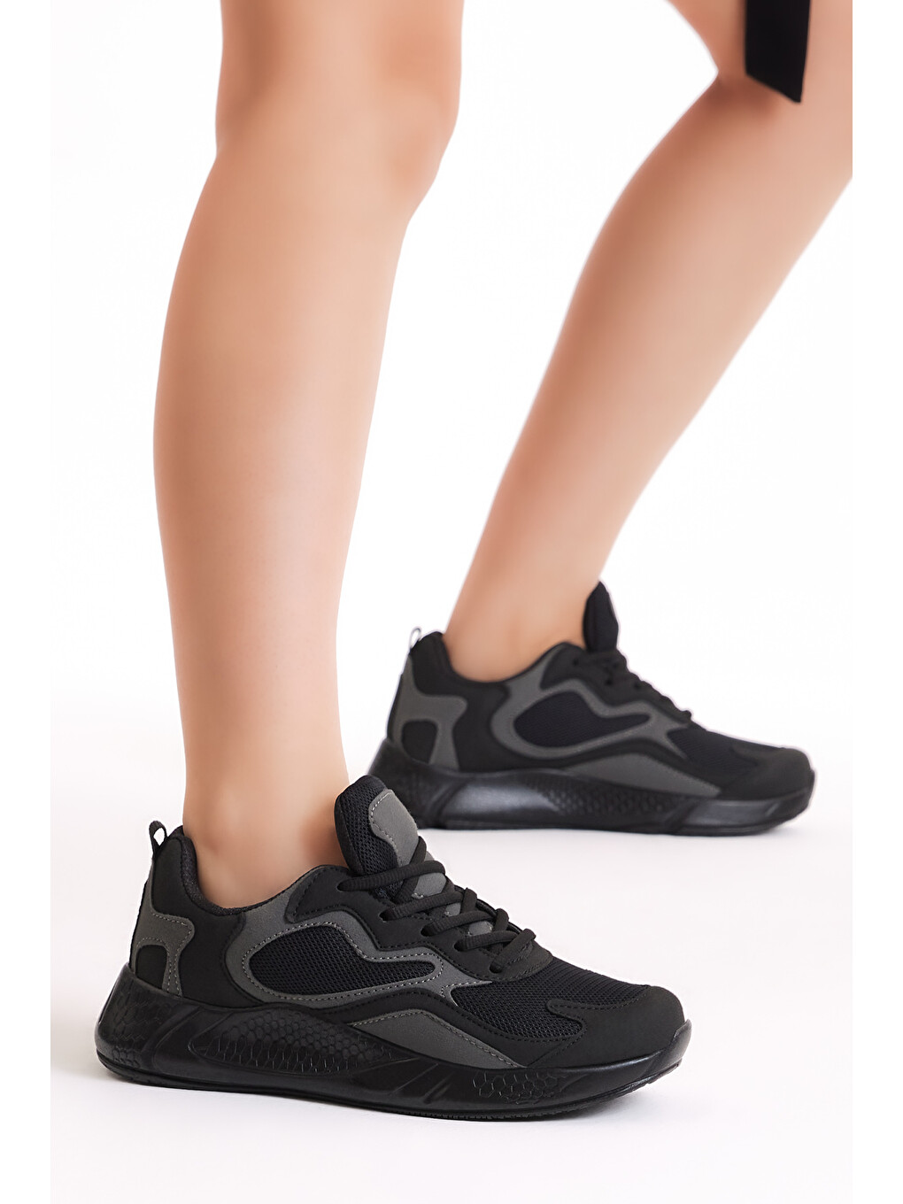 Unisex Siyah Rahat Kalıp Yüksek Taban Bağcıklı Spor Ayakkabı-1